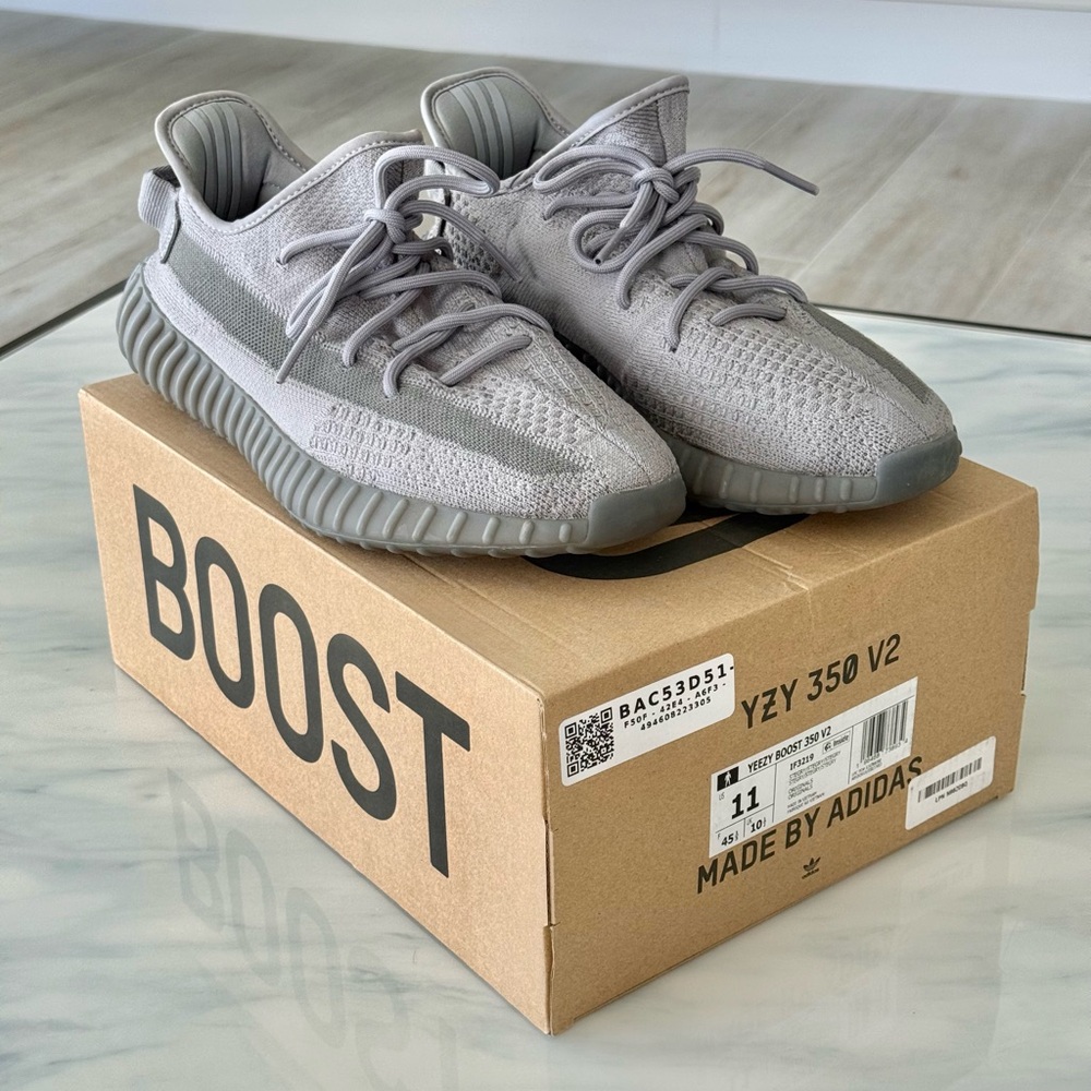Adidas Yeezy Boost 350 V2 in Light Gray